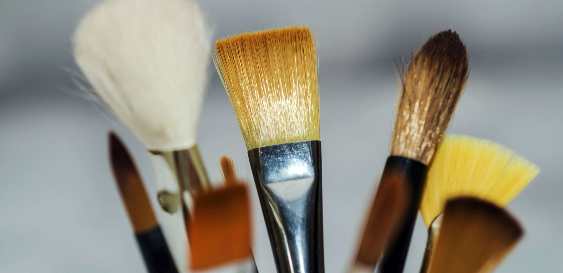 type of brush for oil based paint